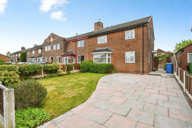 3 bed property, in Mill Lane, £300,000