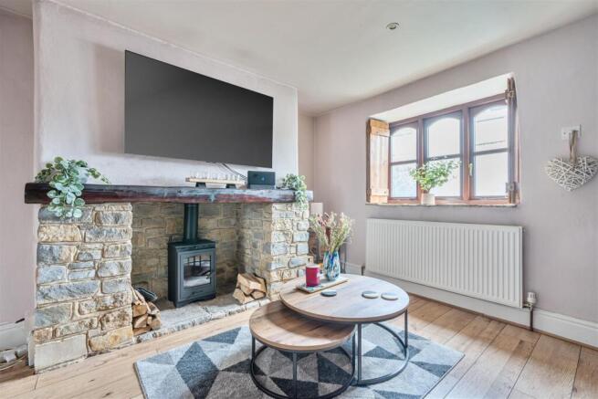 2 bed property, in West Street, £279,950