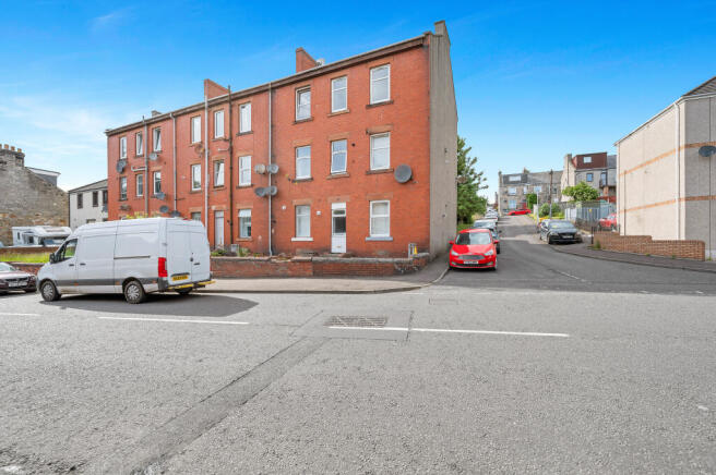 2 bed property, in Mid Brae, £85,000