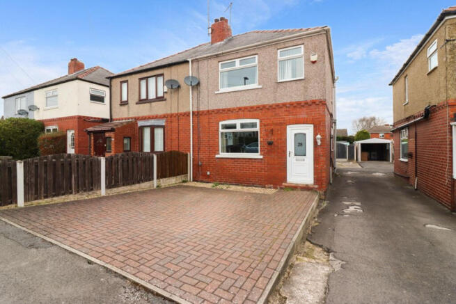3 bed property, in Silvermoor Drive, £180,000
