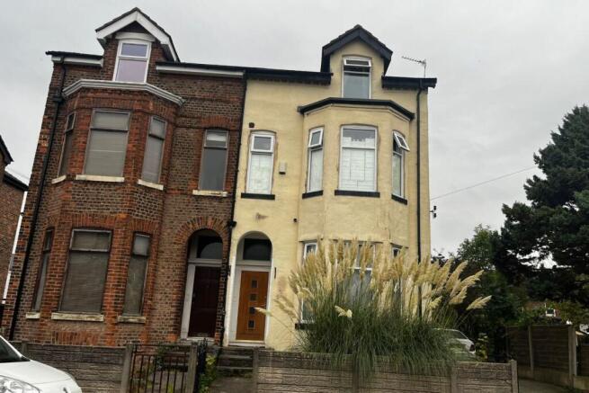 6 bed property, in 23 Eldon Place, £475,000