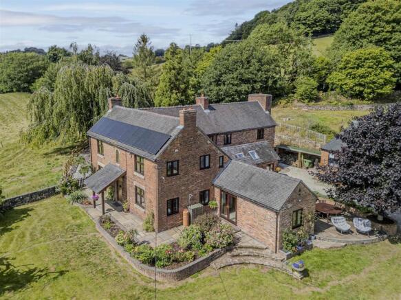 5 bed property, in Old Furnace Farm, £1,300,000