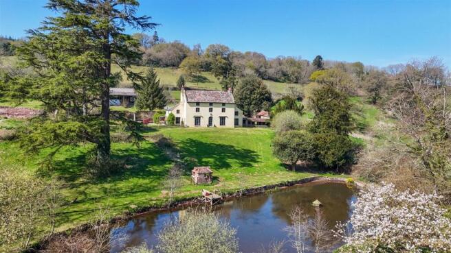 8 bed property, in Aisholt, £1,850,000