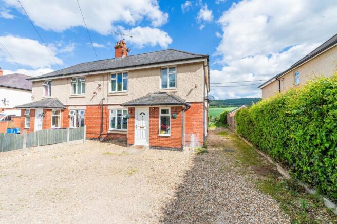 3 bed property, in Minsterley, £195,000