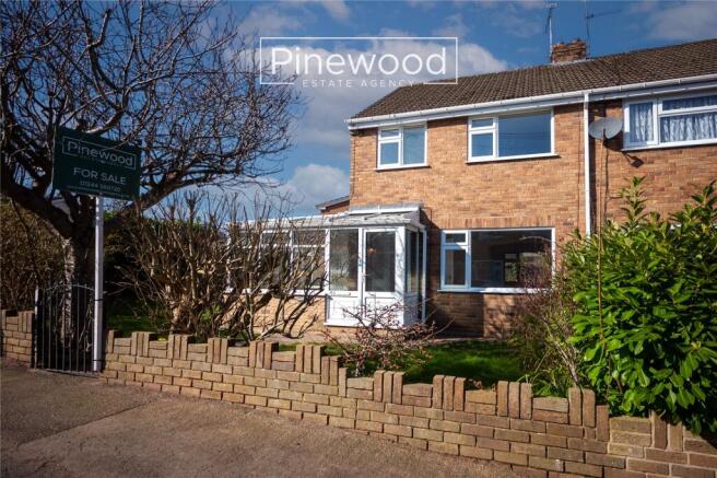 3 bed property, in Parc Hendy, £240,000