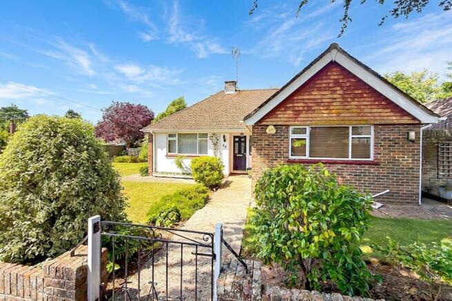 3 bed property, in Mill Road Avenue, £565,000