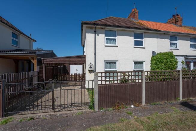 3 bed property, in Hyde Place, £200,000