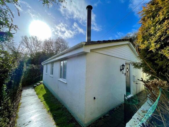 2 bed property, in Fernhill Heights, £120,000