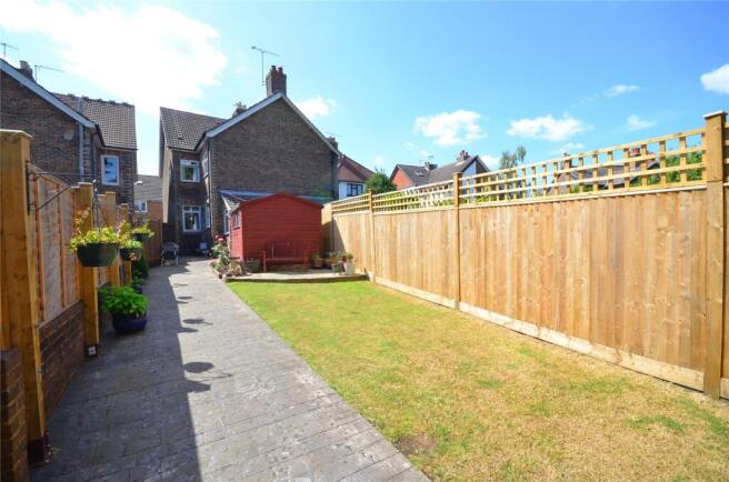 3 bed property, in East Grinstead, £370,000