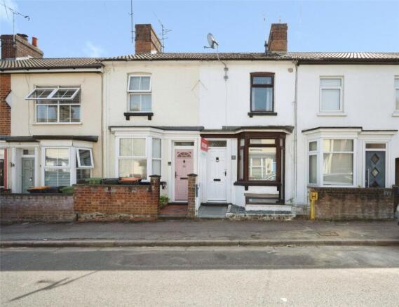 2 bed property, in Regent Street, £275,000