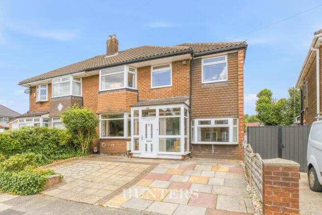 4 bed property, in Malvern Road, £350,000