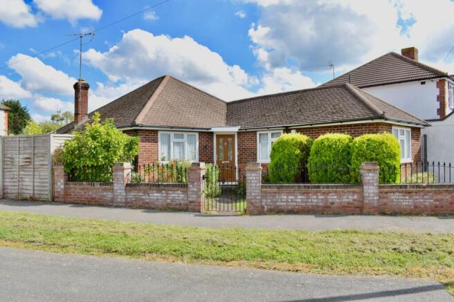 3 bed property, in Petters Road, £725,000