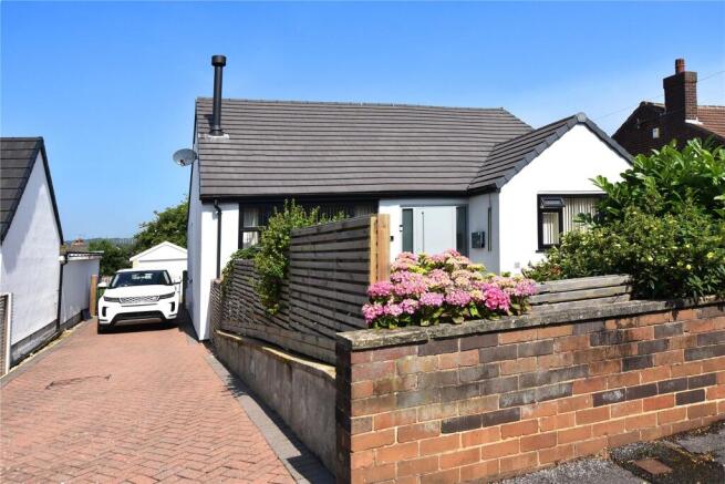 2 bed property, in Holly Avenue, £415,000