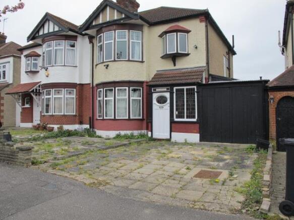 3 bed property, in Wordsworth Avenue, £1,095,000