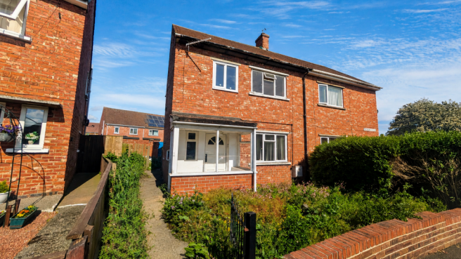 3 bed property, in 26 Waverley Avenue, £29,000