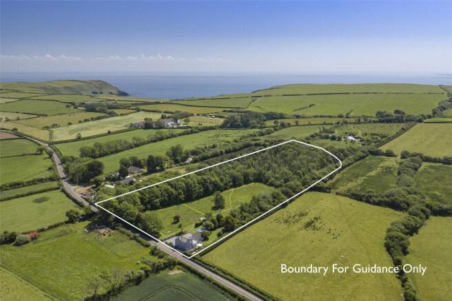 4 bed property, in Slade Farmhouse, £650,000