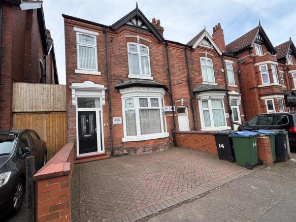 5 bed property, in Grange Road, £440,000