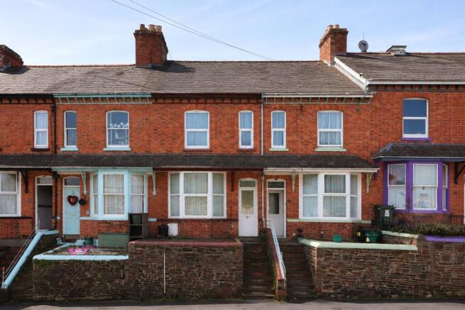 3 bed property, in Myrtle Grove, £165,000