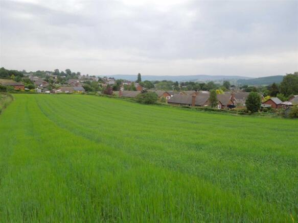 Land, in Woodbatch Road, £1