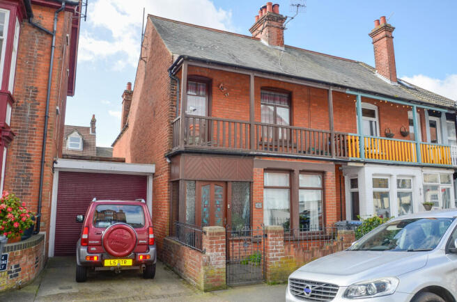 3 bed property, in Cavendish Road, £250,000