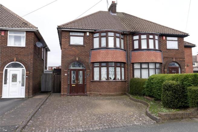 3 bed property, in Windsor Avenue, £230,000