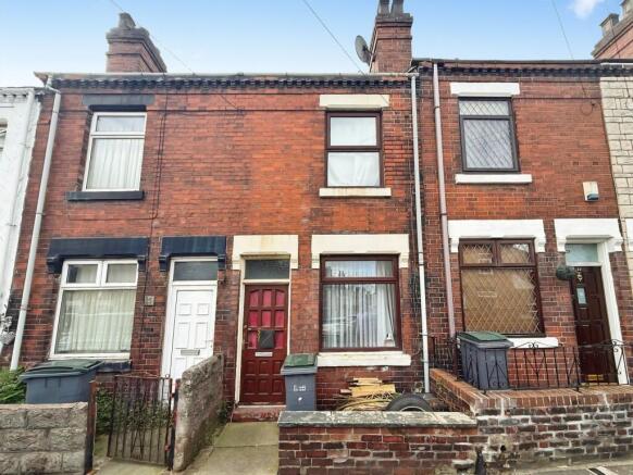 2 bed property, in Evans Street, £55,000