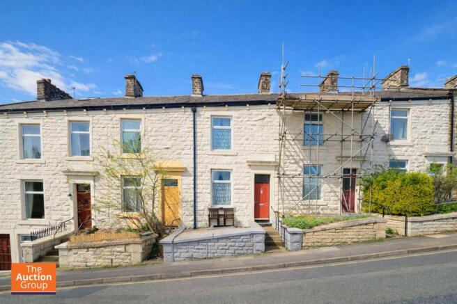 2 bed property, in Milnshaw Lane, £60,000