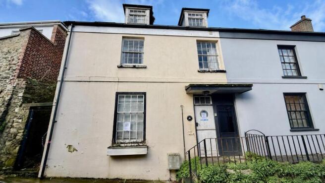 5 bed property, in Ferry Steps Cottage, £400,000