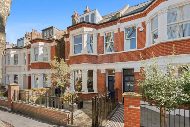 5 bed property, in Mayfield Avenue, £2,300,000