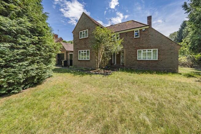 3 bed property, in South Drive, £1,000,000