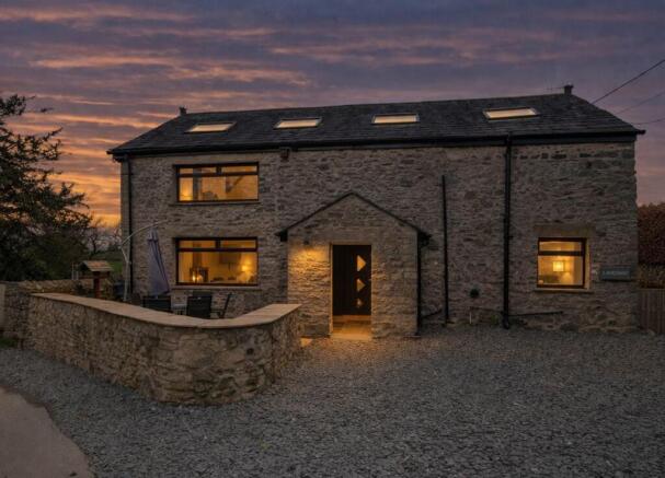 3 bed property, in Langway, £650,000