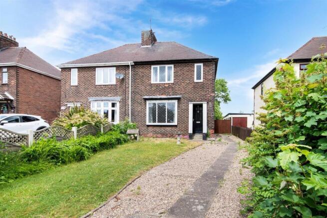 3 bed property, in Worksop Road, £220,000