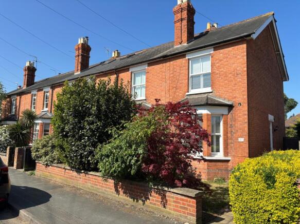 2 bed property, in Clarence Street, £465,000