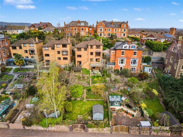 5 bed property, in Somers Road, £550,000