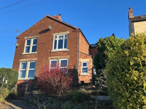 2 bed property, in Newbridge Road, £330,000