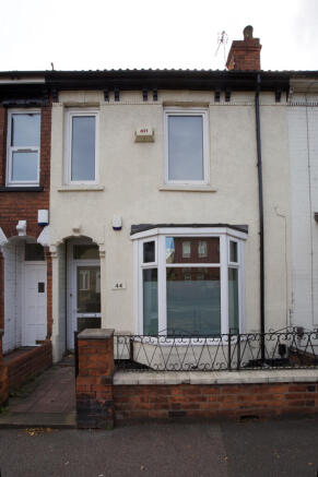 5 bed property, in 44 Carholme Road, £225,000