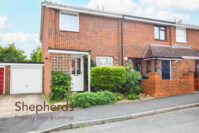 3 bed property, in Frensham, £435,000