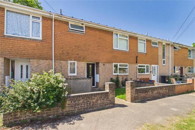 3 bed property, in Hythe Close, £325,000