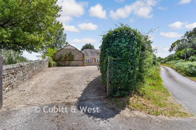 3 bed property, in River Lane, £750,000