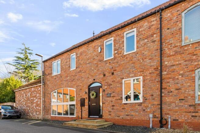 3 bed property, in Waxwing Way, £225,000
