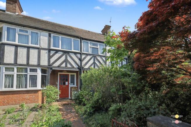 4 bed property, in 192 Gunnersbury Avenue, £475,000