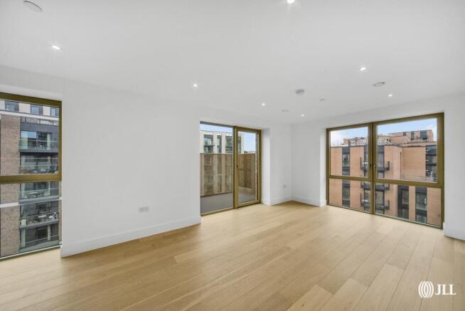 2 bed property, in Capital Interchange Way, £635,000