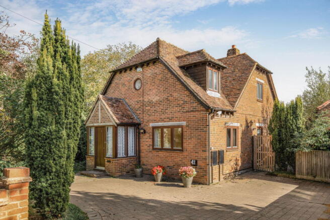 3 bed property, in Nup End Lane, £575,000