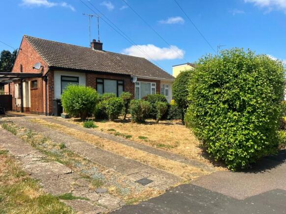 2 bed property, in Priory Close, £225,000