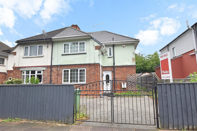 3 bed property, in Beacon Avenue, £120,000