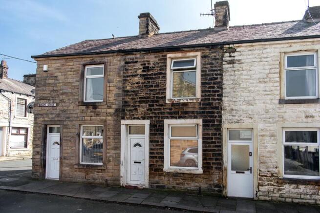 2 bed property, in Bright Street, £69,950