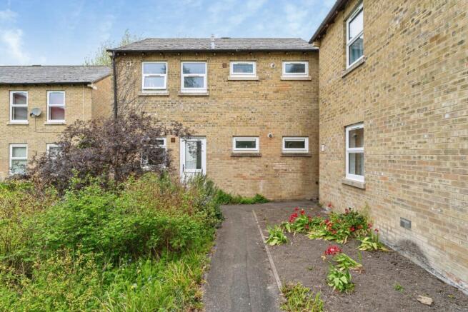 1 bed property, in St. Bedes Crescent, £200,000