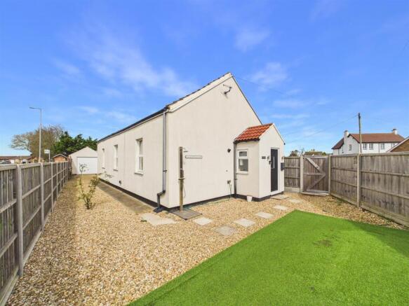 3 bed property, in Sea Lane, £269,950