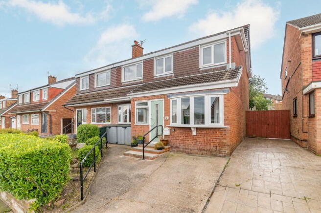 4 bed property, in Severn Road, £260,000