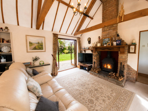 2 bed property, in Standish Lane, £395,000